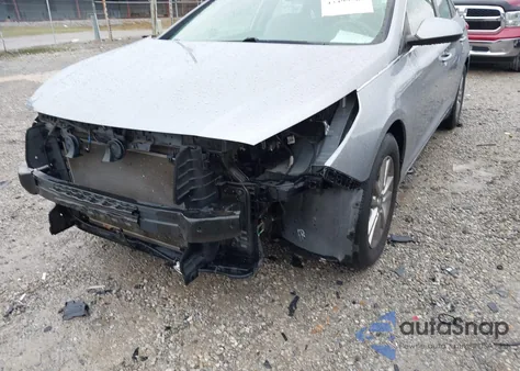 2017 Hyundai Sonata z USA, uszkodzony, nr VIN 5NPE24AF4HH587635